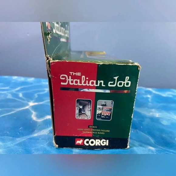 Corgi #04441 The Italian Job (1969) Blue Mini & Driver + Gold Bars - Rare🏦🚙🛣️ - Picture 4 of 12